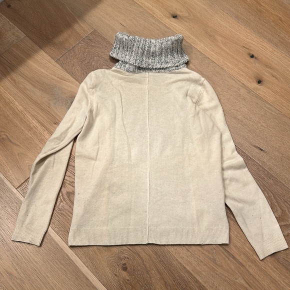 Sumisumi Turtleneck sweater - Picture 3 of 3